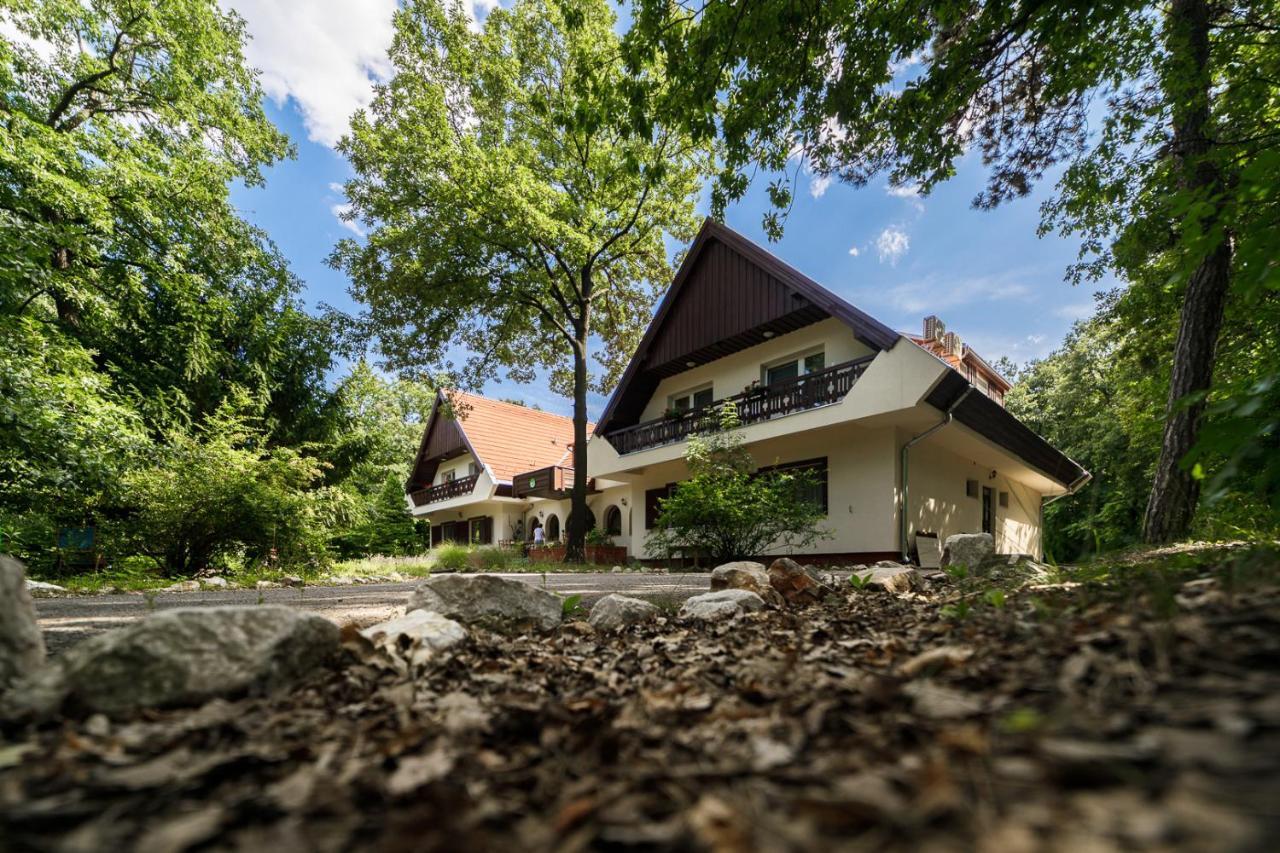 Zseri Vadaszhaz
